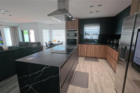 Casa en venta en Pembroke Pines, Florida, 4 dormitorios, 202.06 m2 № 2058494 - foto 3