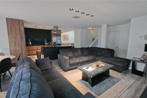 Casa en venta en Pembroke Pines, Florida, 4 dormitorios, 202.06 m2 № 2058494 - foto 9