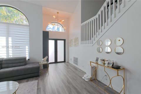 Casa en venta en Pembroke Pines, Florida, 4 dormitorios, 202.06 m2 № 2058494 - foto 16