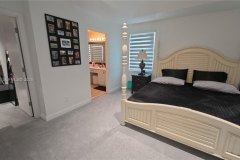 Casa en venta en Pembroke Pines, Florida, 4 dormitorios, 202.06 m2 № 2058494 - foto 28