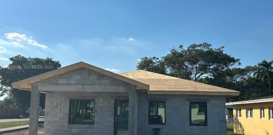 Villa ou maison à Homestead, Floride 4 chambres № 2076730