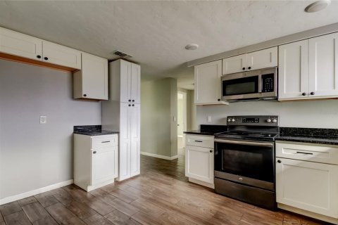 Casa en venta en Port Richey, Florida, 3 dormitorios, 113.06 m2 № 1911248 - foto 13