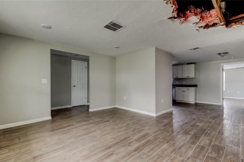 Casa en venta en Port Richey, Florida, 3 dormitorios, 113.06 m2 № 1911248 - foto 9
