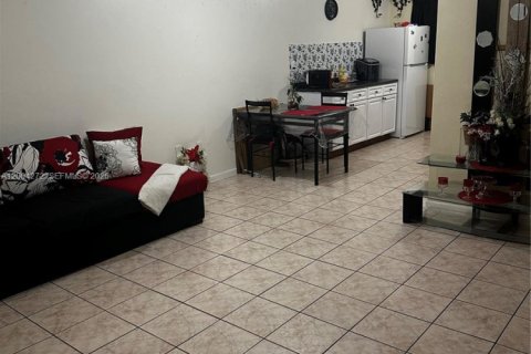 Townhouse in Miami, Florida 2 bedrooms, 412.49 sq.m. № 2068410 - photo 4