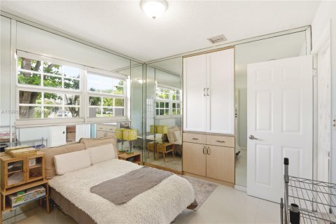 Villa ou maison à vendre à Miami, Floride: 5 chambres, 310.57 m2 № 2055320 - photo 22