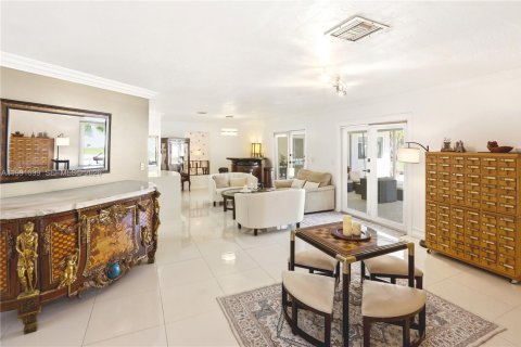 Villa ou maison à vendre à Miami, Floride: 5 chambres, 310.57 m2 № 2055320 - photo 4