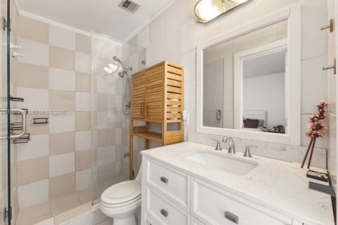 Villa ou maison à vendre à Miami, Floride: 5 chambres, 310.57 m2 № 2055320 - photo 20