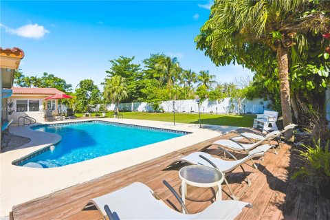 Villa ou maison à Miami, Floride 5 chambres, 310.57 m2 № 2055320