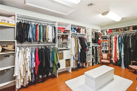 Villa ou maison à vendre à Miami, Floride: 5 chambres, 310.57 m2 № 2055320 - photo 15