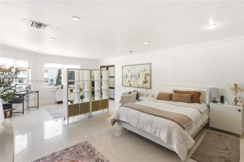 Villa ou maison à vendre à Miami, Floride: 5 chambres, 310.57 m2 № 2055320 - photo 11