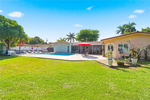 Villa ou maison à vendre à Miami, Floride: 5 chambres, 310.57 m2 № 2055320 - photo 26