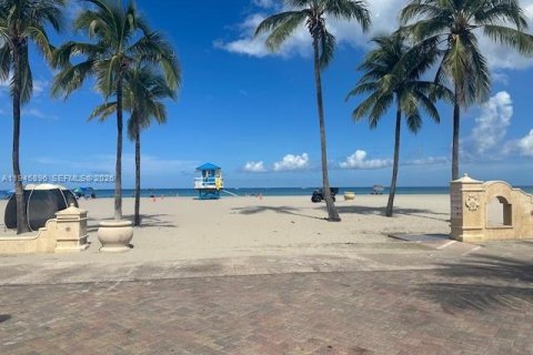 Copropriété à vendre à Hollywood, Floride: 1 chambre, 69.68 m2 № 2002159 - photo 19