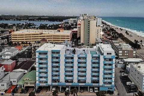 Copropriété à vendre à Hollywood, Floride: 1 chambre, 69.68 m2 № 2002159 - photo 28