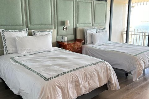 Condominio en alquiler en Miami, Florida, 3 dormitorios, 242.85 m2 № 1958155 - foto 11