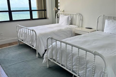 Condominio en alquiler en Miami, Florida, 3 dormitorios, 242.85 m2 № 1958155 - foto 4