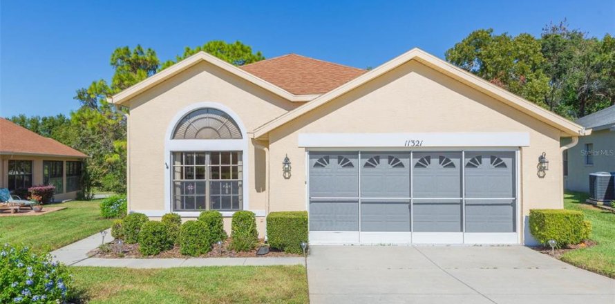 Villa ou maison à Spring Hill, Floride 3 chambres, 167.87 m2 № 2094334