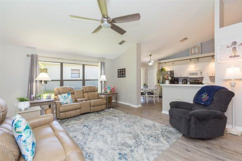 Villa ou maison à vendre à Spring Hill, Floride: 3 chambres, 167.87 m2 № 2094334 - photo 5