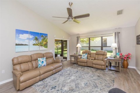 Villa ou maison à vendre à Spring Hill, Floride: 3 chambres, 167.87 m2 № 2094334 - photo 6
