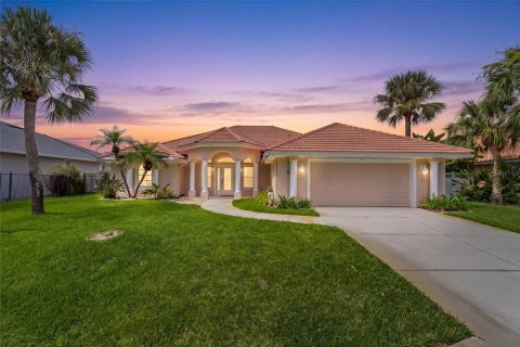 Casa en Palm Coast, Florida 3 dormitorios, 211.63 m2 № 2383552