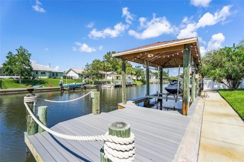 Casa en venta en Palm Coast, Florida, 3 dormitorios, 211.63 m2 № 2383552 - foto 2