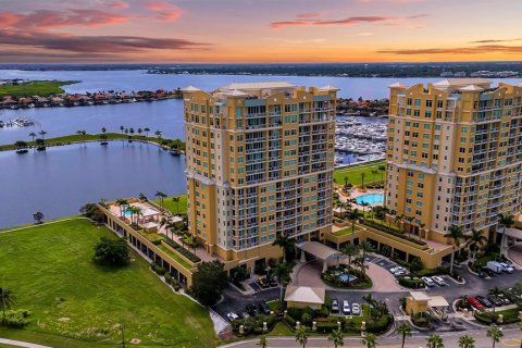 Condo in Palmetto, Florida, 2 bedrooms  № 2312830