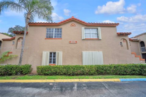 Condo in Pembroke Pines, Florida, 2 bedrooms  № 2020623 - photo 22