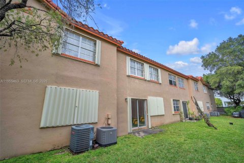 Condo in Pembroke Pines, Florida, 2 bedrooms  № 2020623 - photo 21