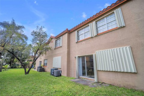 Condo in Pembroke Pines, Florida, 2 bedrooms  № 2020623 - photo 20