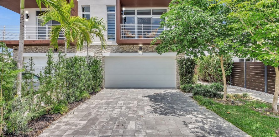Adosado en Fort Lauderdale, Florida 4 dormitorios, 314.66 m2 № 1934036