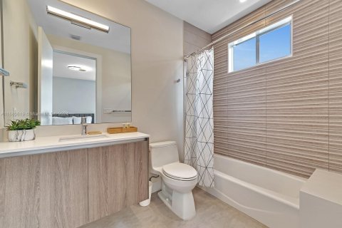 Townhouse in Fort Lauderdale, Florida 4 bedrooms, 314.66 sq.m. № 1934036 - photo 28
