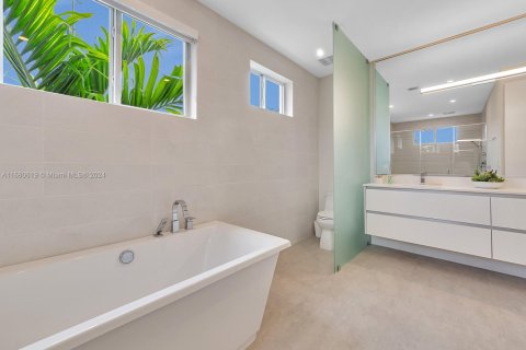Townhouse in Fort Lauderdale, Florida 4 bedrooms, 314.66 sq.m. № 1934036 - photo 19