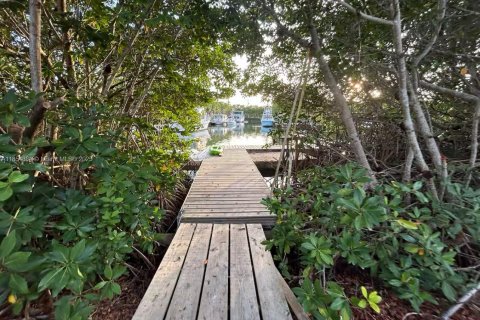 House in Key Largo, Florida 4 bedrooms, 150.5 sq.m. № 1872405 - photo 9