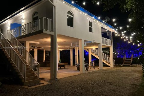 House in Key Largo, Florida 4 bedrooms, 150.5 sq.m. № 1872405 - photo 1