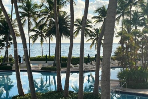 Снять в аренду кондоминиум в Ки-Бискейн, Флорида 3 спальни, 289.11м2, № 1992310 - фото 30