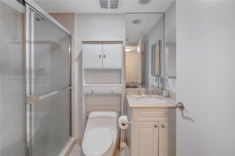 Снять в аренду кондоминиум в Ки-Бискейн, Флорида 3 спальни, 289.11м2, № 1992310 - фото 28