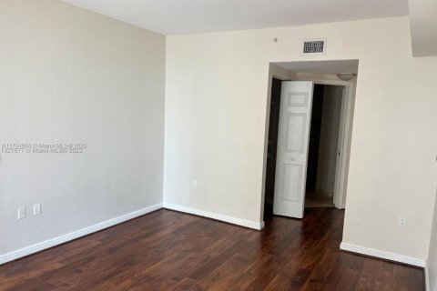 Condominio en venta en Hallandale Beach, Florida, 1 dormitorio, 85.47 m2 № 1503810 - foto 15
