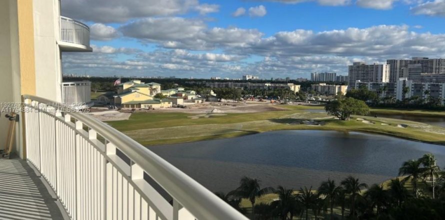 Condominio en Hallandale Beach, Florida, 1 dormitorio  № 1503810
