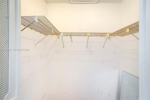 Купить кондоминиум в Юпитер, Флорида 7 комнат, 114.27м2, № 1988681 - фото 20