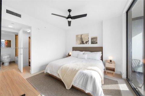 Condo in Miami, Florida, 1 bedroom  № 1991274 - photo 8