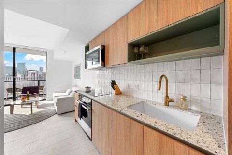 Condo in Miami, Florida, 1 bedroom  № 1991274 - photo 4