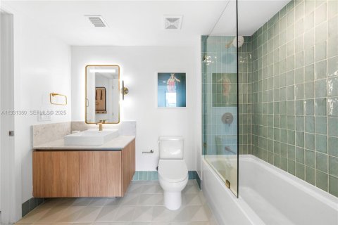 Condo in Miami, Florida, 1 bedroom  № 1991274 - photo 11