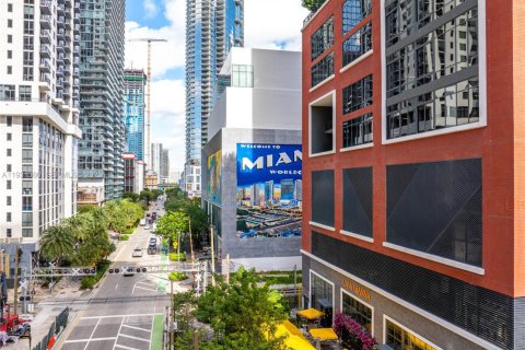 Condo in Miami, Florida, 1 bedroom  № 1991274 - photo 20