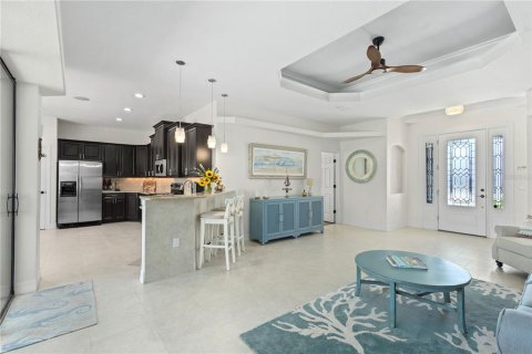 House in Punta Gorda, Florida 3 bedrooms, 177.26 sq.m. № 1629628 - photo 6