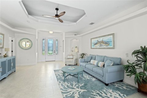 House in Punta Gorda, Florida 3 bedrooms, 177.26 sq.m. № 1629628 - photo 7