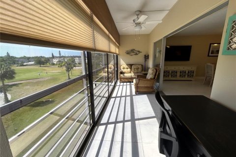 Condo in Bradenton, Florida, 2 bedrooms № 2102358 - photo 10