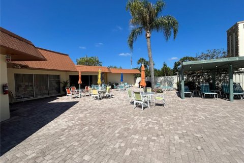 Condo in Bradenton, Florida, 2 bedrooms № 2102358 - photo 19
