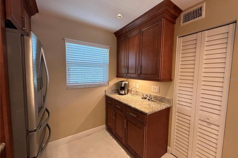 Condo in Bradenton, Florida, 2 bedrooms № 2102358 - photo 5