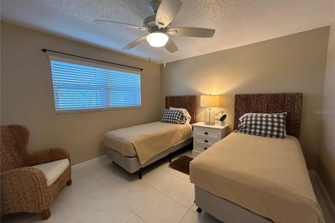 Condo in Bradenton, Florida, 2 bedrooms № 2102358 - photo 15