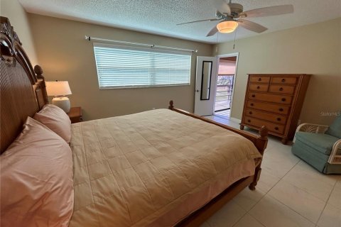 Condo in Bradenton, Florida, 2 bedrooms № 2102358 - photo 12