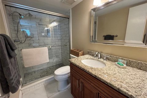 Condo in Bradenton, Florida, 2 bedrooms № 2102358 - photo 13